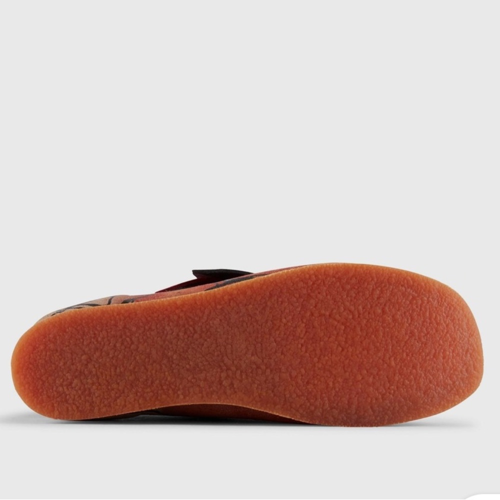 Clarks Originals NWOT Wallabee x Stranger Things Evo dark sand Hellfire Club - Picture 5 of 6
